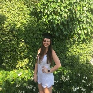 Meet your Posher, Lauren